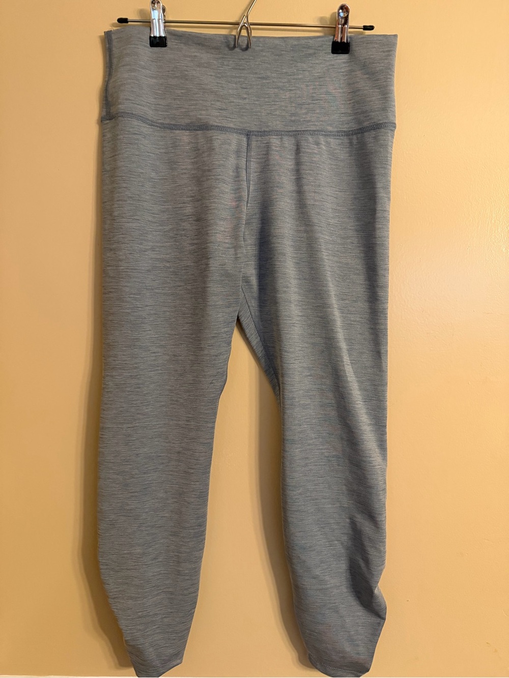Nike Heather Gray High-Waist Performance Leggings